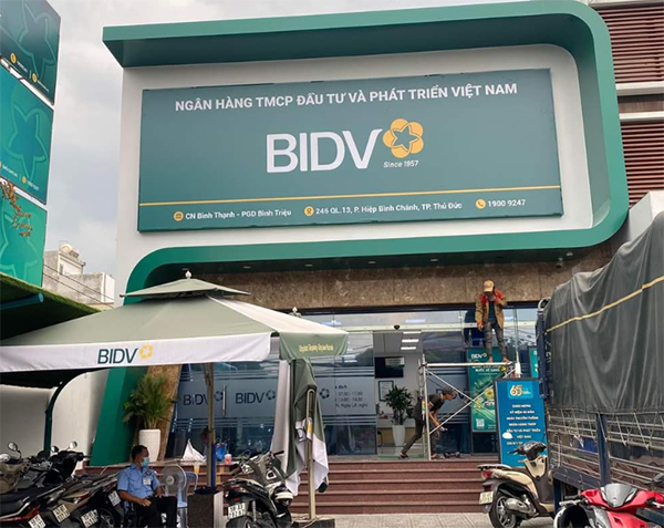 Bảng hiệu Ngân hàng BIDV